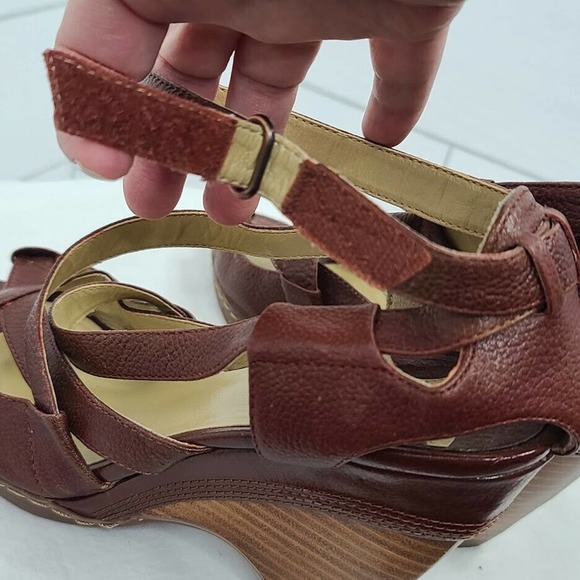 Max Studio Wedge Heels Brown 9M Strappy Sandal Leather Open Toe Xpect 4" Heel - Picture 9 of 11